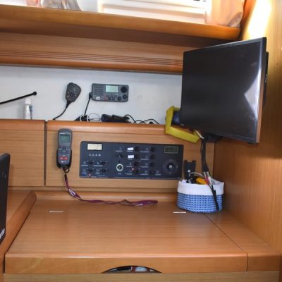 Jeanneau Sun Odyssey 49.1 table à carte Empuriabrava